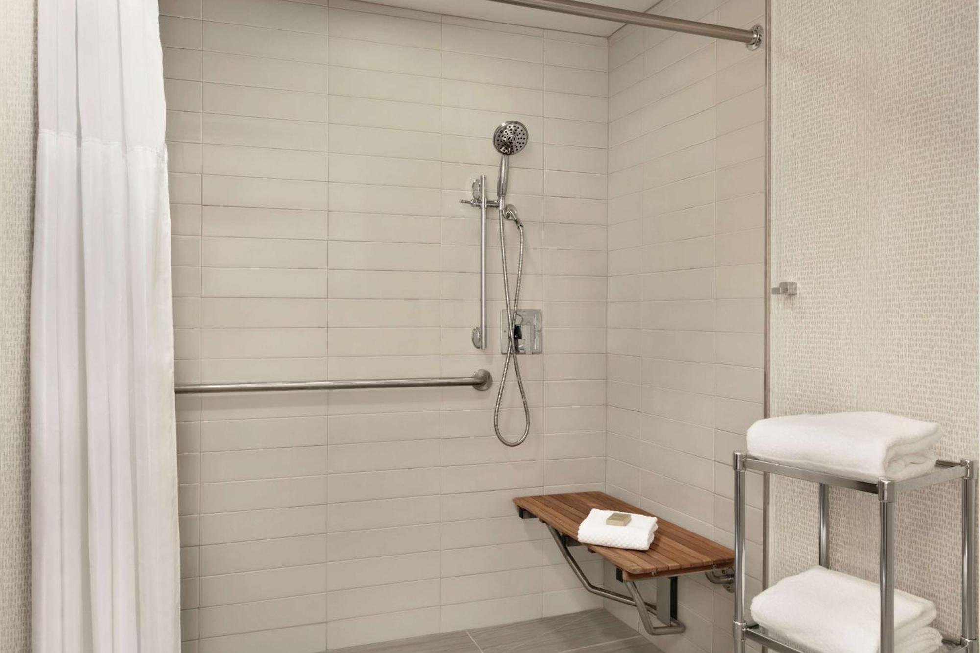 Doubletree By Hilton Atlanta Northeast/Northlake Такер Екстер'єр фото