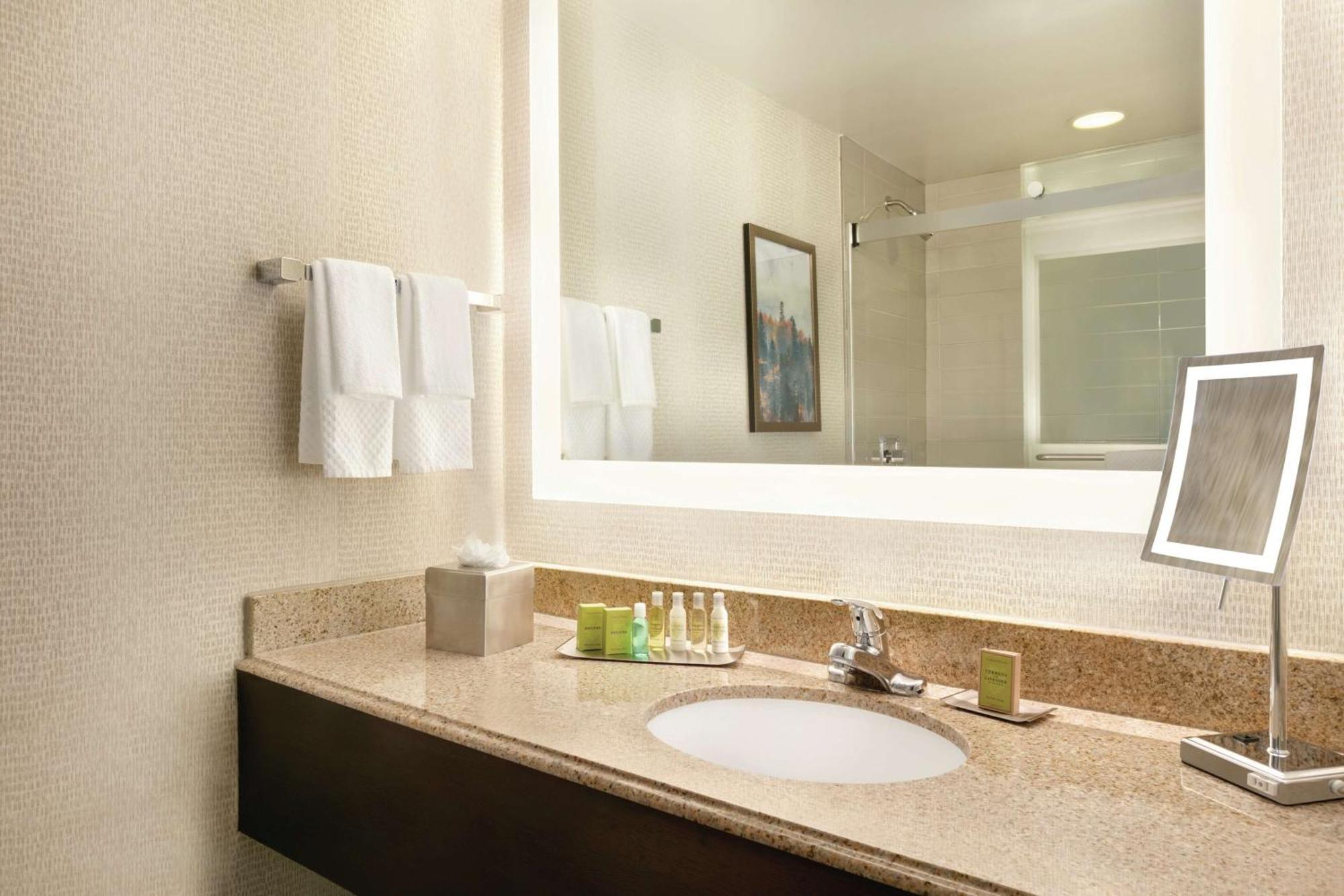 Doubletree By Hilton Atlanta Northeast/Northlake Такер Екстер'єр фото