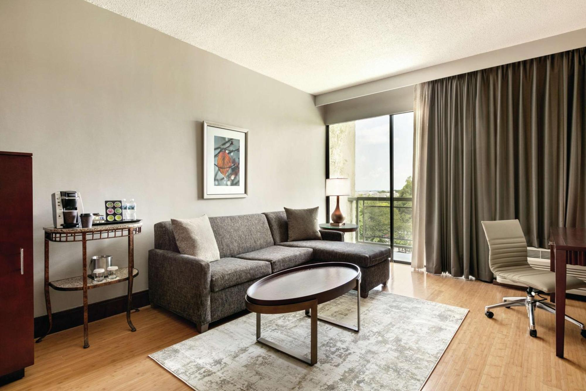 Doubletree By Hilton Atlanta Northeast/Northlake Такер Екстер'єр фото